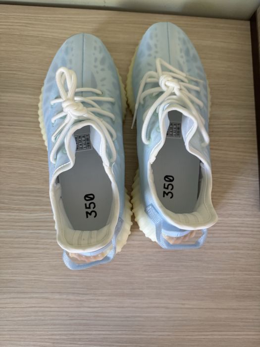 Yeezy 350 albastri