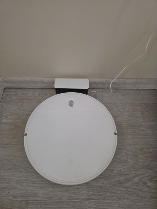Xiaomi Mi Robot Vacuum-Mop Essential
