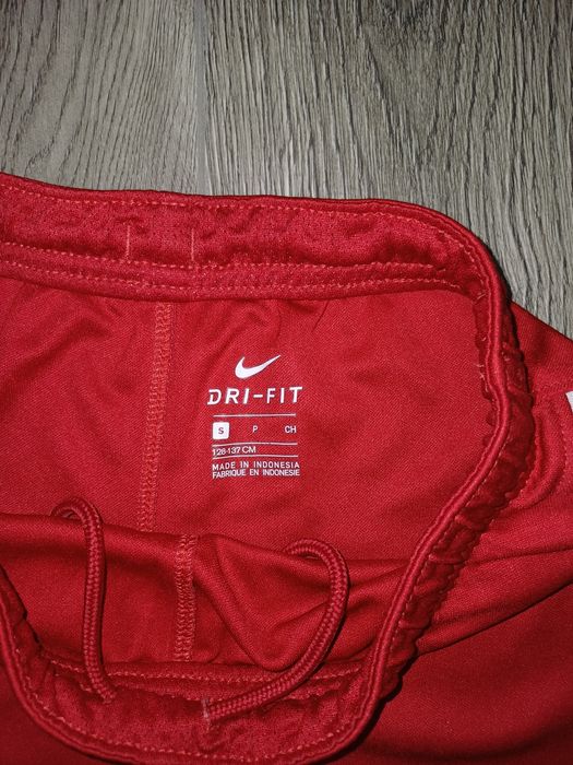 Лот детски спортни дрехи