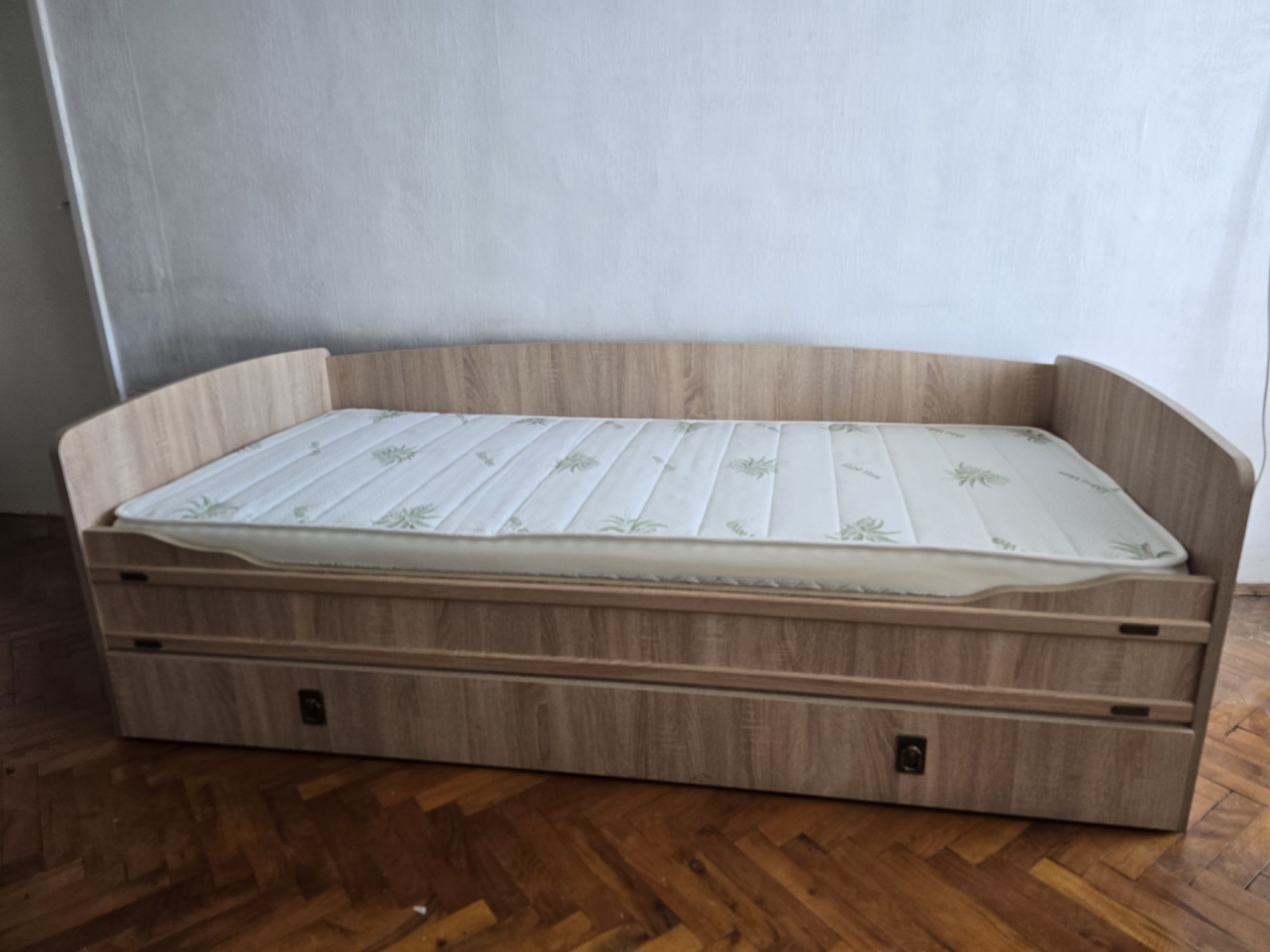 Чисто ново легло + матрак 90 х 200