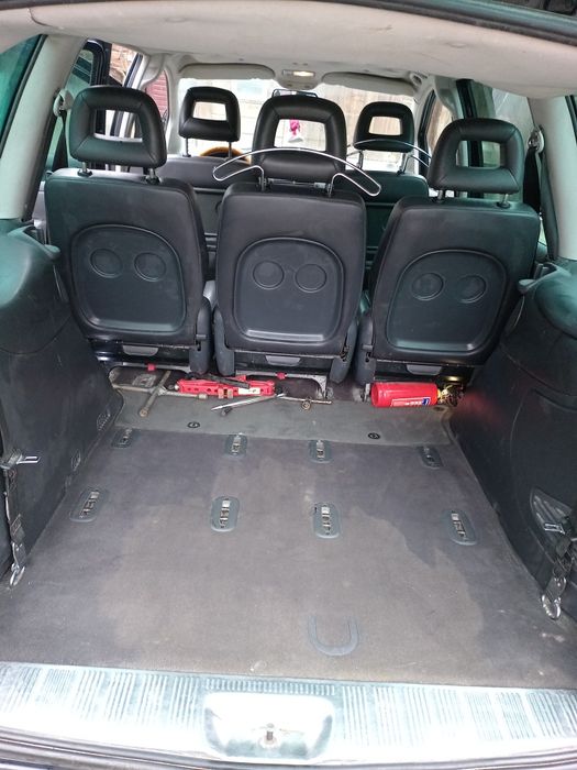 Vând sharan an 2002