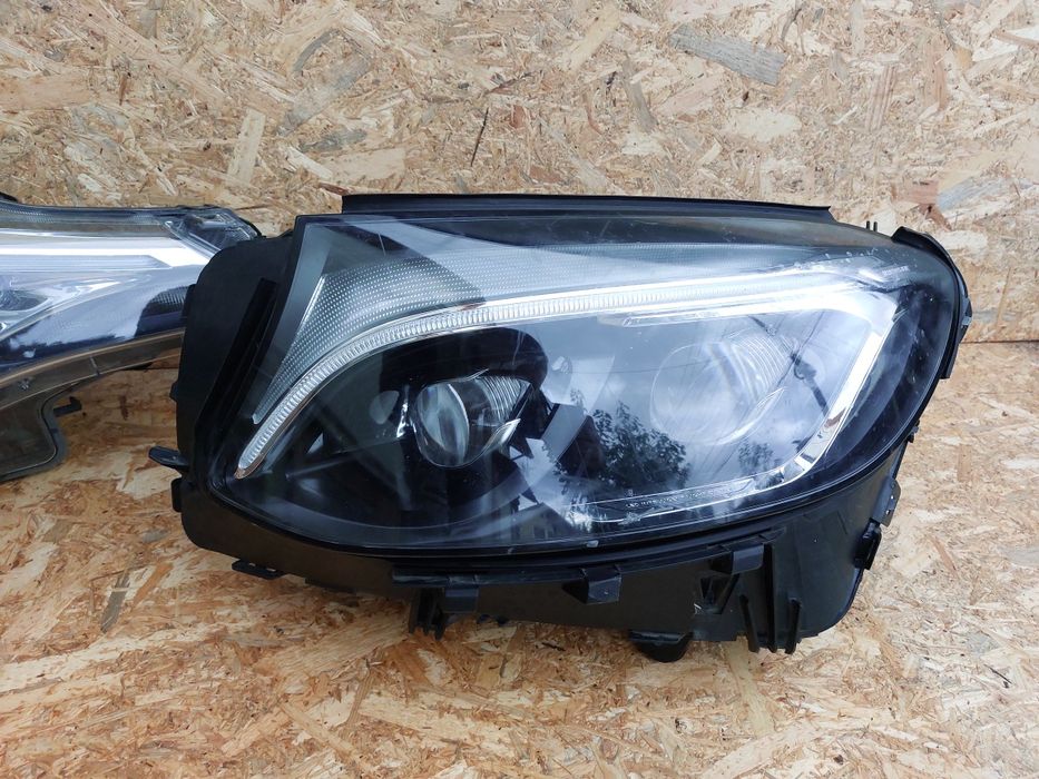 Far dreapta toyota avensis drl led , far stanga mercedes glc w253 ils