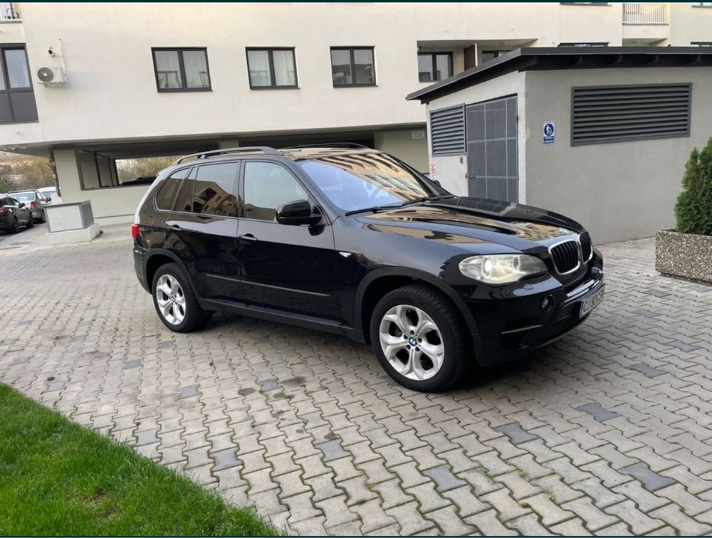 Vând BMW X 5 cu 7 locuri