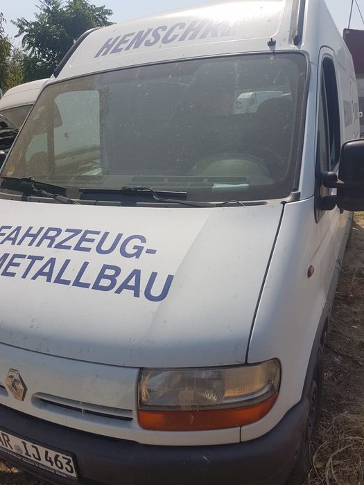 Dezmembrez Renault Master 2.2
