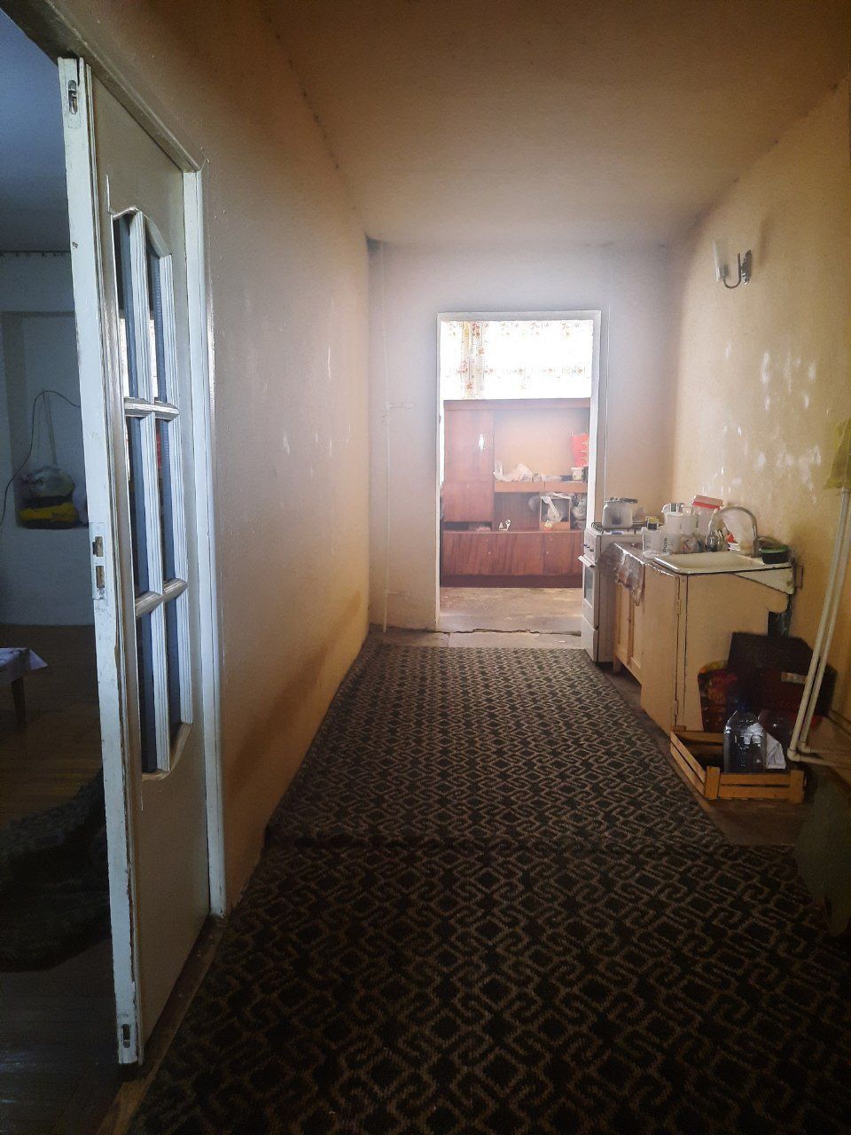 Yashnobod. 2/4/5. 60m². 77-seriya.Bez remont. Srochniy sotaman.Z