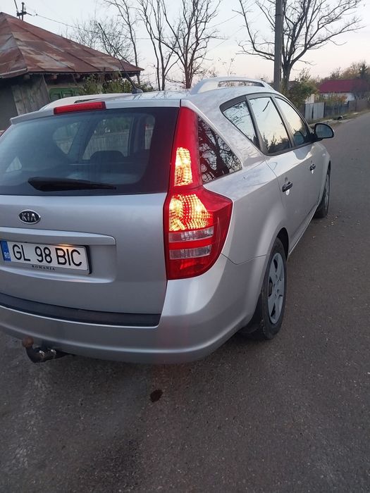 Vând kia ceed 2008