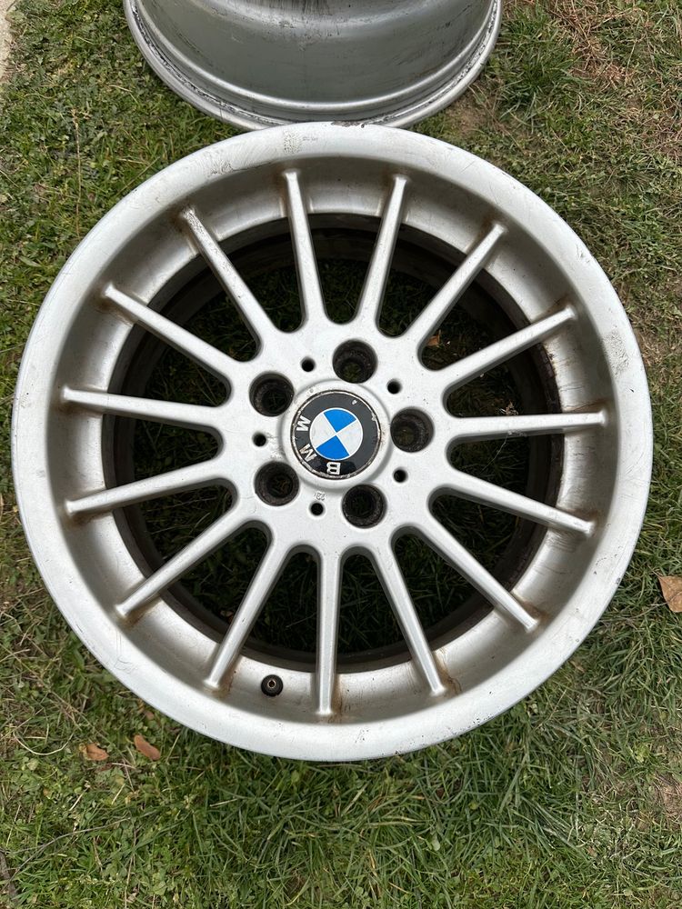 Vând jante orgininale BMW Style 32 R17 J8 ET 32