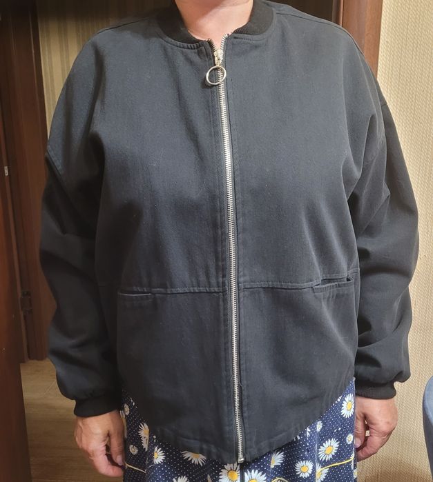 Куртка-бомбер продам