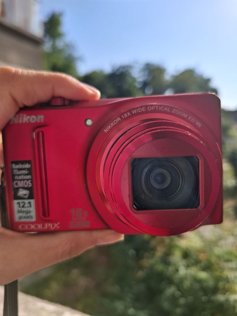 Компактен дигитален фотоапарат камера  NIKON COOLPIX S9100