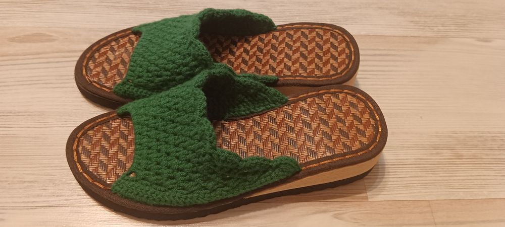 Зеленые тапочки 38 размера