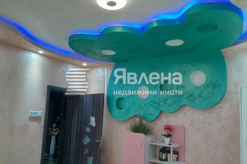 Самостоятелна къща