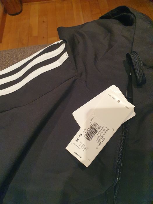 Vand geaca barbati noua originala Adidas marimea M