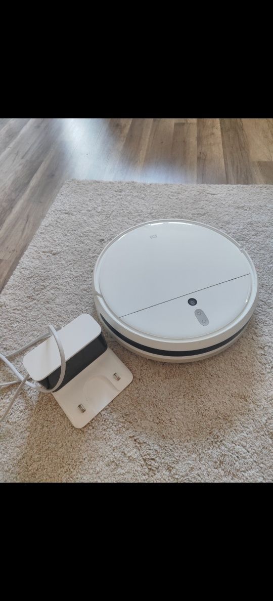 Робот прахосмукачка Xiaomi Mi Robot Vacuum Mop Cleaner, 0.6 л, WI-FI