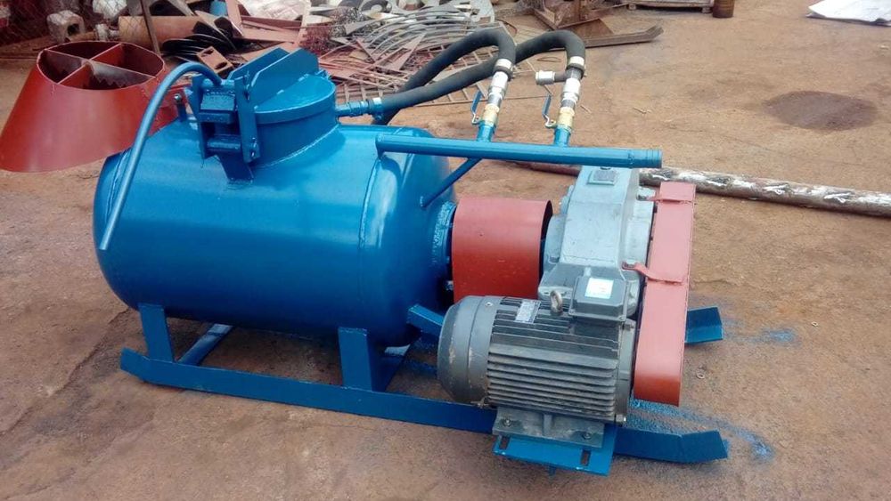 Вагнер(бетонасос) для полусухой стяжки. Объем 250литров