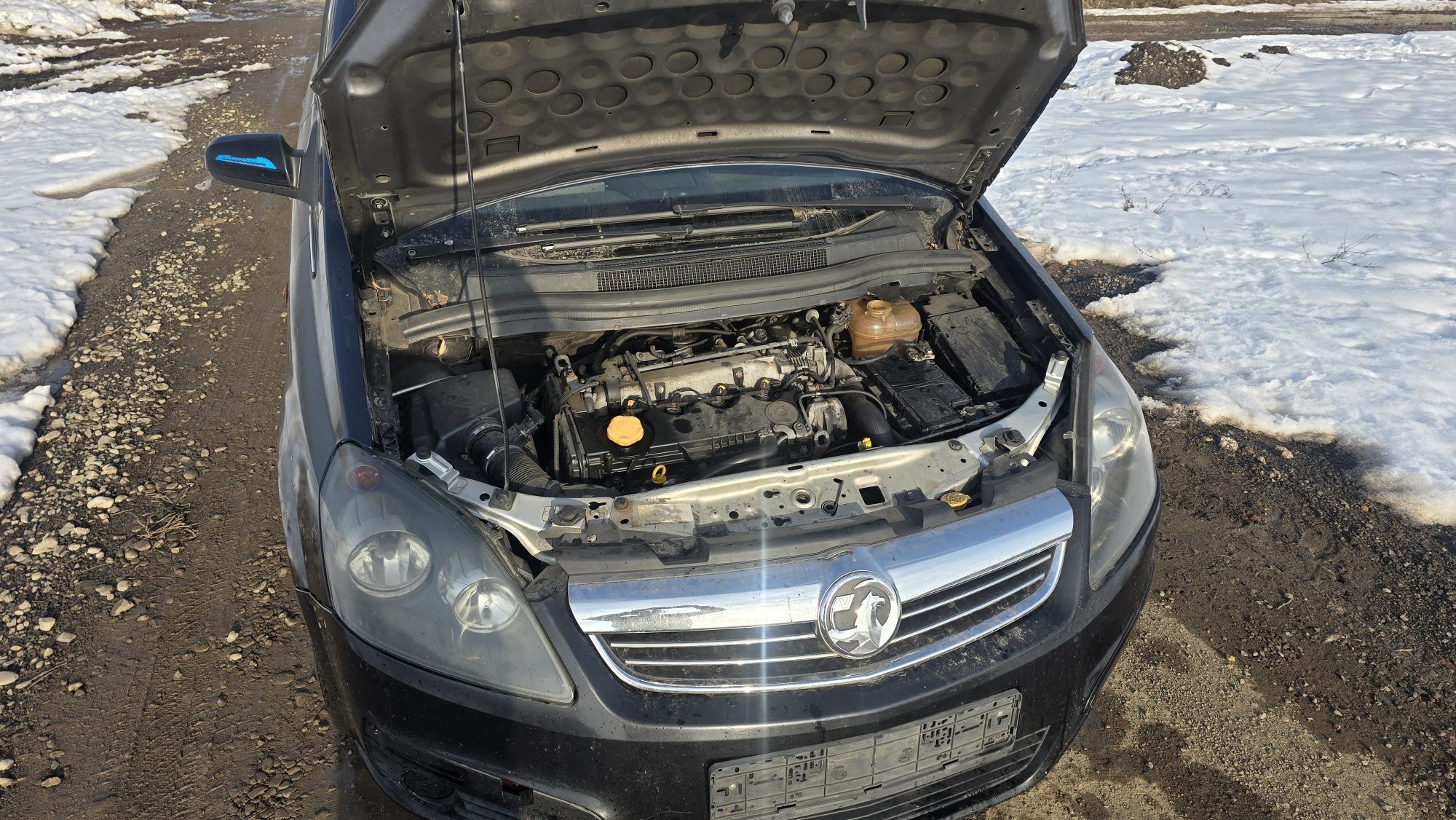 Usa usi haion radiatoare motor 1.9 cdti 120 cp Opel Zafira B 2005-2011