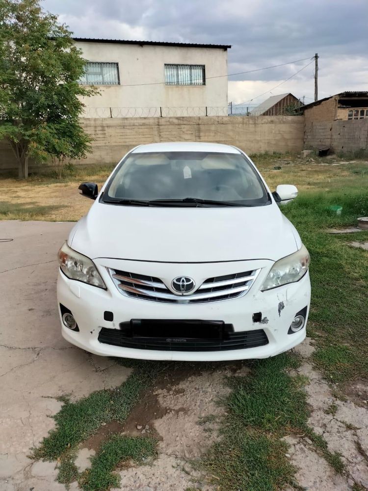 Продаем машину Toyota Corolla