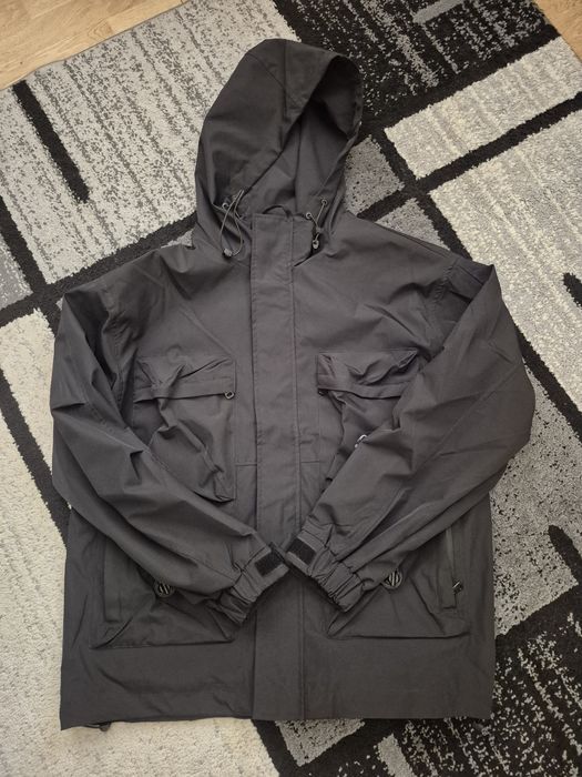 Яке ветровка и панталон М (нови)