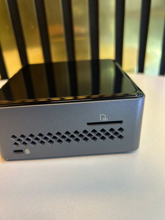 Mini PC portabil Intel NUC An 2018