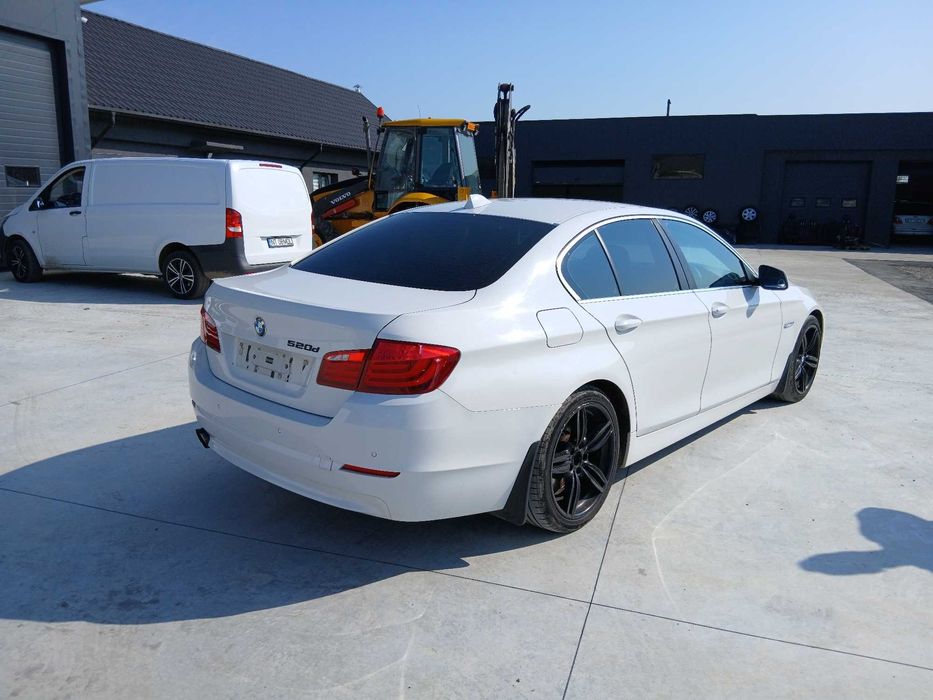 Dezmembrez BMW F10 2.0 2010 Manual