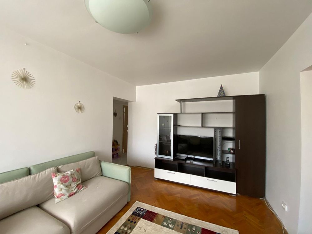 Inchiriez apartament 3 camere cartier Pajura