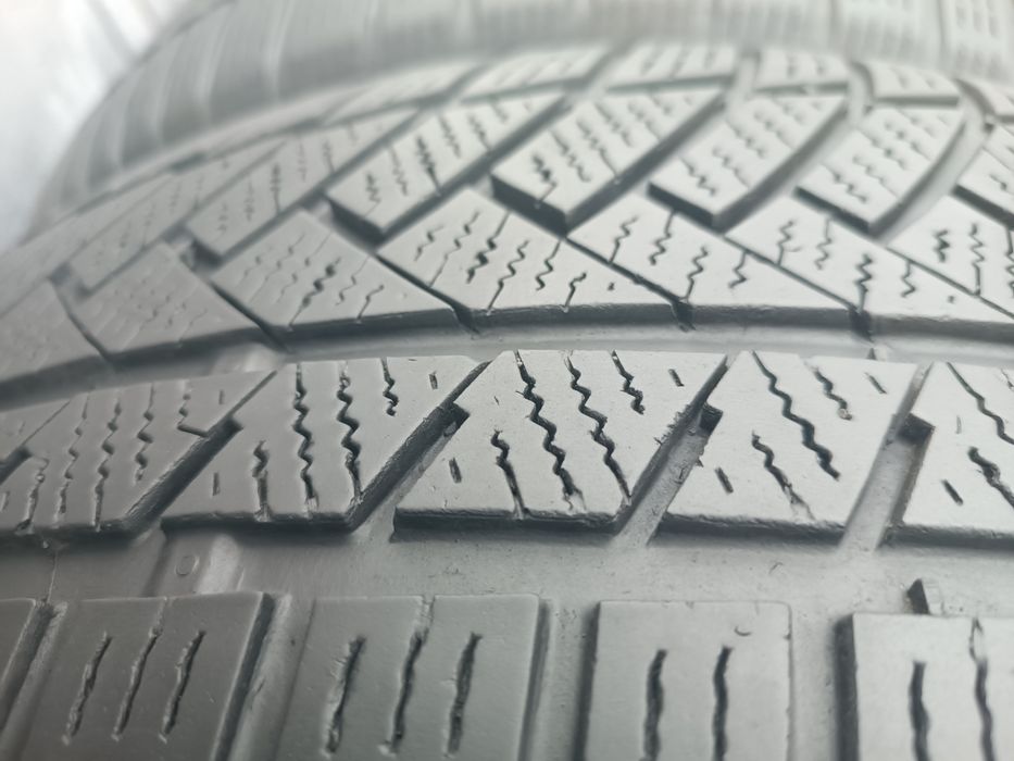 255/50/19 Continental