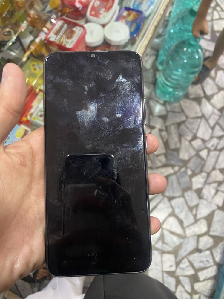 Redmi  C12y sotiladi