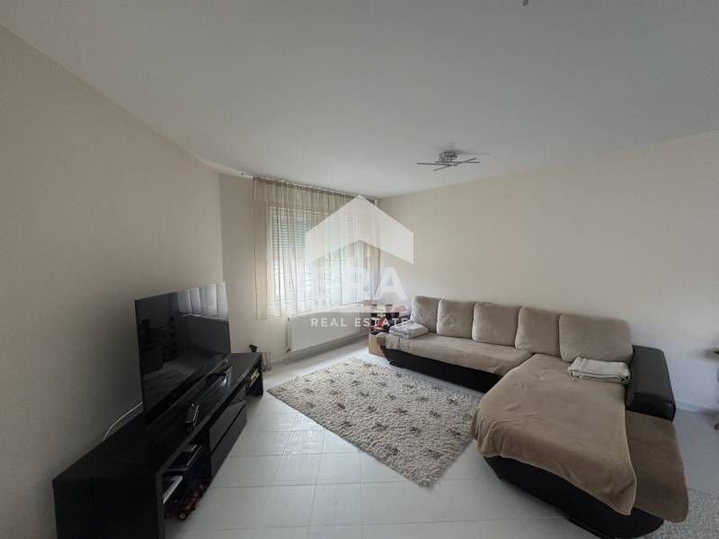 Продава се Тристаен апартамент в Русе, Център - 91 кв.м за 2197 €/кв.м - Снимка #6