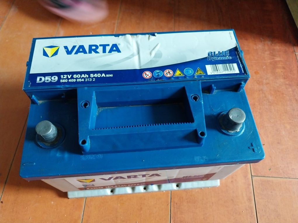 Baterii auto varta 60,70,90,95 Ah stare buna