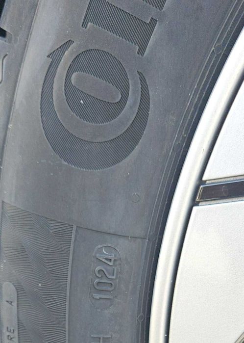 Anvelope Vara Continental Premiumcontact C 215/50R17 95V noi