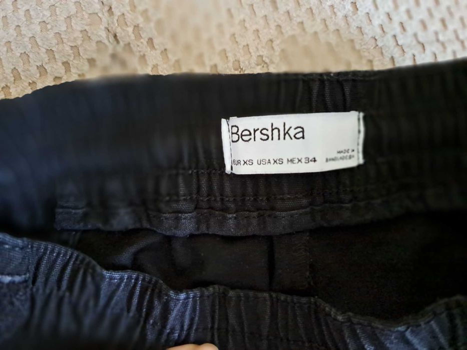 Панталон Bershka XS размер
