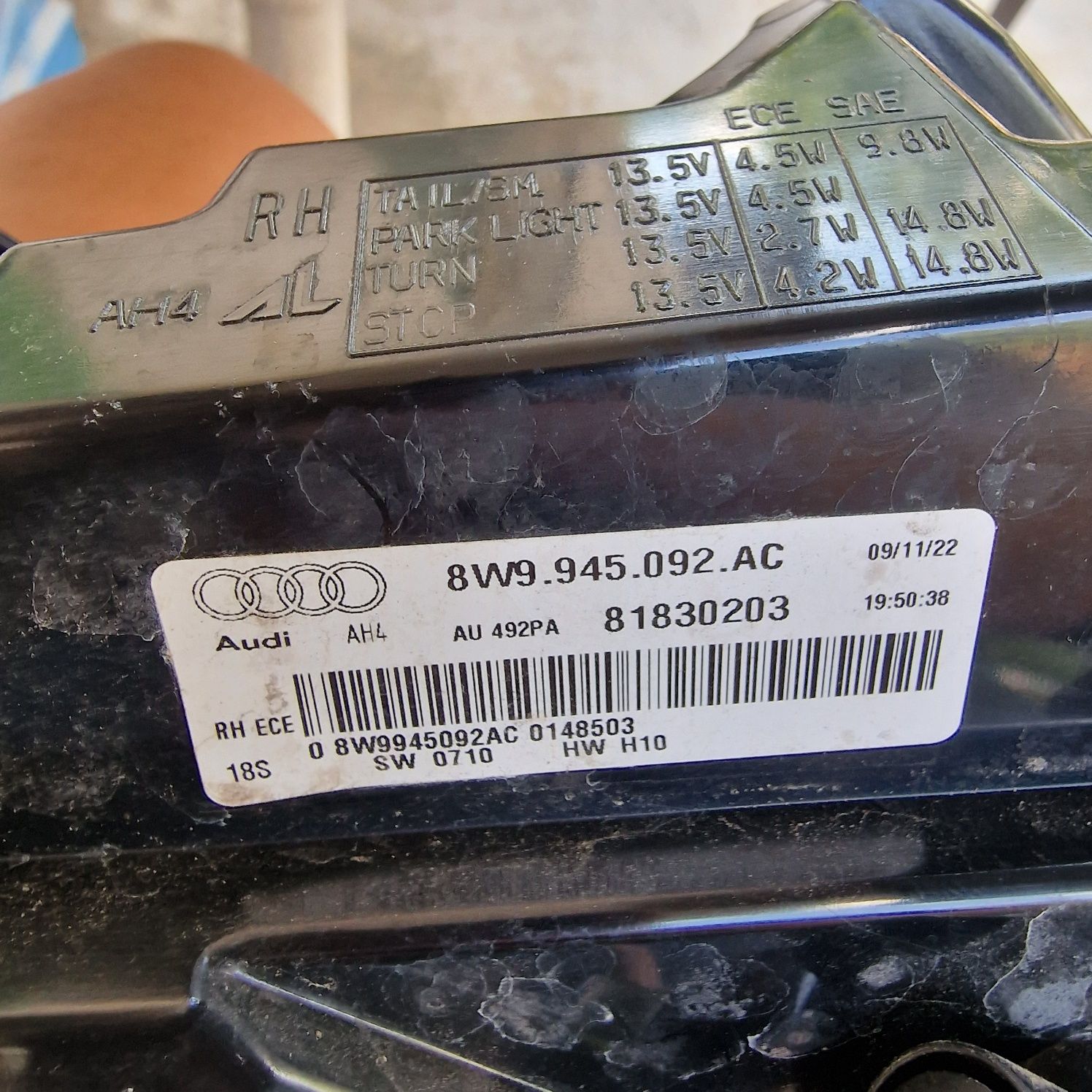 Audi A4 B9 kombi lift 2022 led след 2020 десен стоп