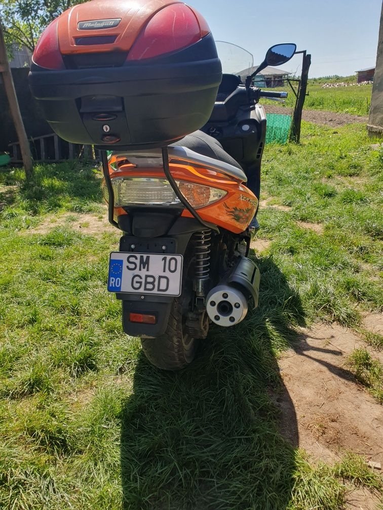 Scuter kymco 250