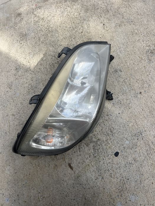 Фар опел зафира - перфектен