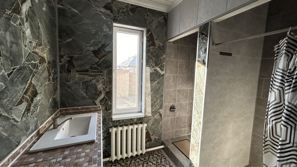 Продаётся тёплый, просторный дом из красного кирпича в селе Тұрар!