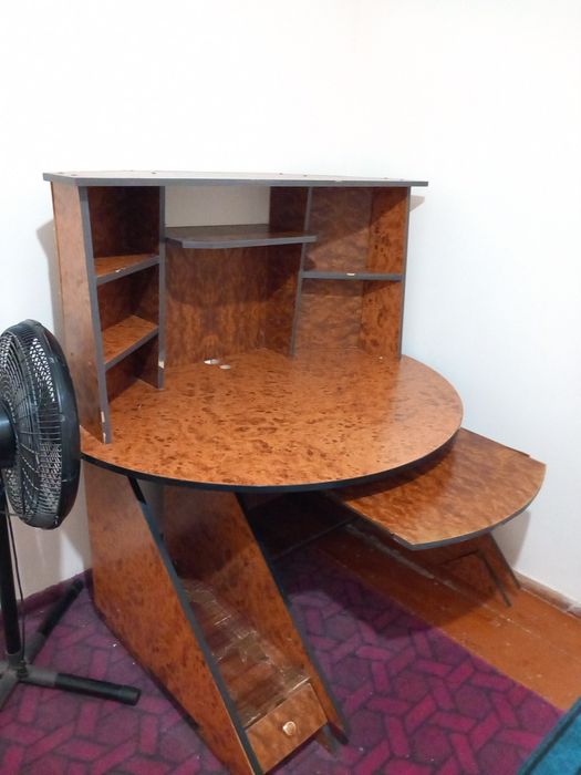 Kampyuter stol sotiladi. Holati yaxshi juda pishiq.