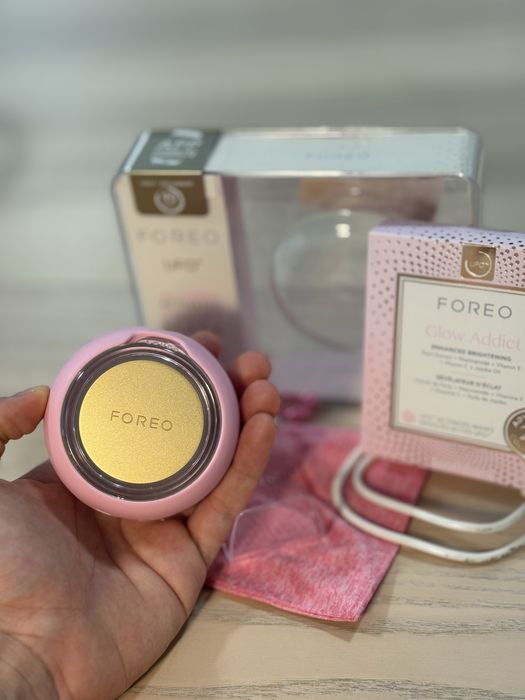 Уред FOREO UFO 2 + подарък - Glow Addict 2.0 маски