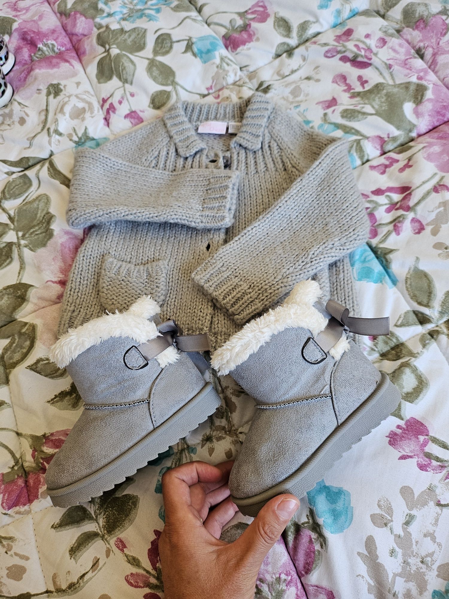 Дрехи 12-18м и обувки 22н.за момиче. Mayoral, Puma, Reebok