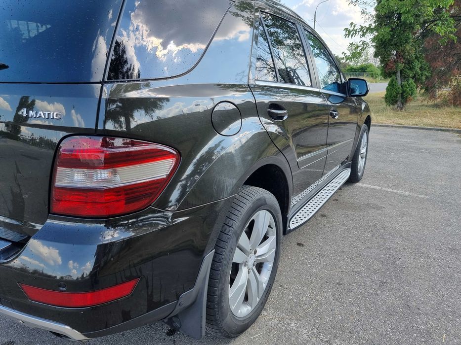 Dezmembrez Mercedes ML W164 Facelift ML320 ML350 ML500 ML420