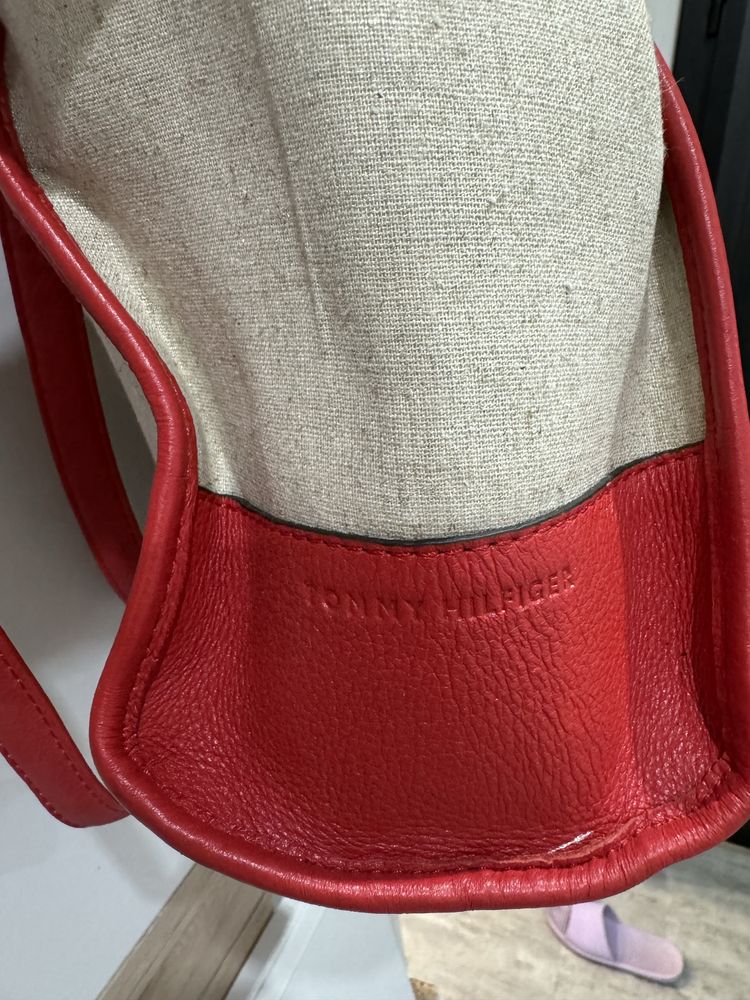 Оригинална чанта Tommy Hilfiger