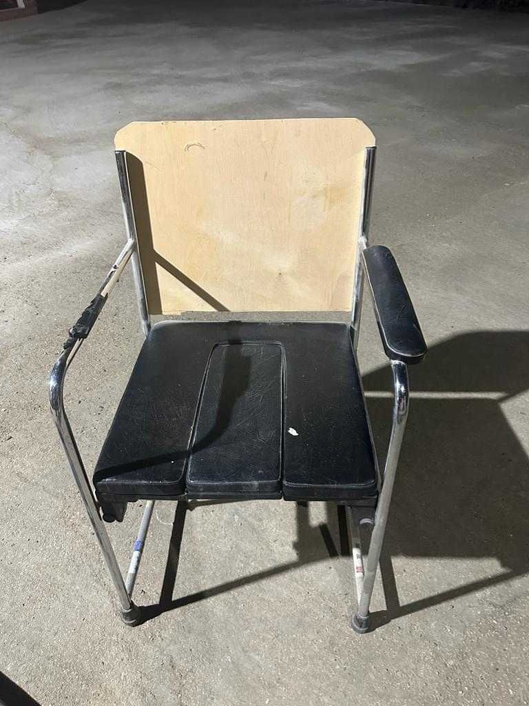 Туалетный кресло