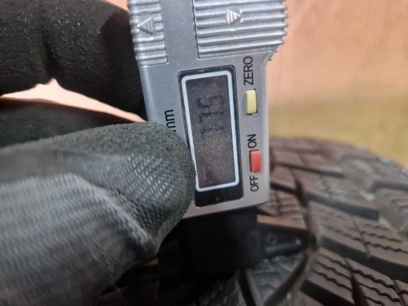 2 Goodyear R18 215/45
зимни гуми DOT1919