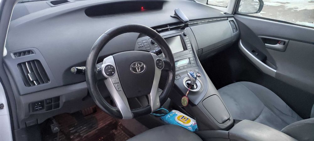 Тойота Приус 1.8