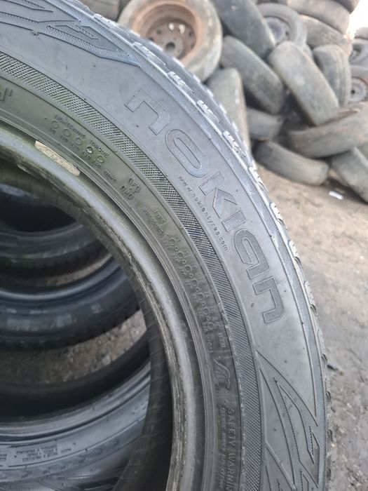 Vand 2 anvelope 225 60 17 nokian de iarna