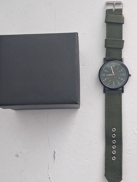 Продам Часы Новые