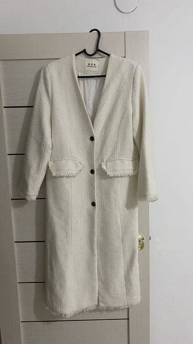 Пальто весна одевала один раз размер 44