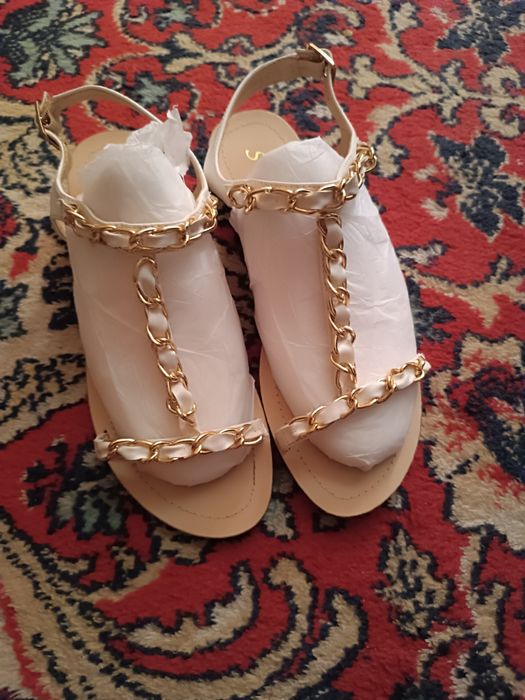 Летняя бувь новая