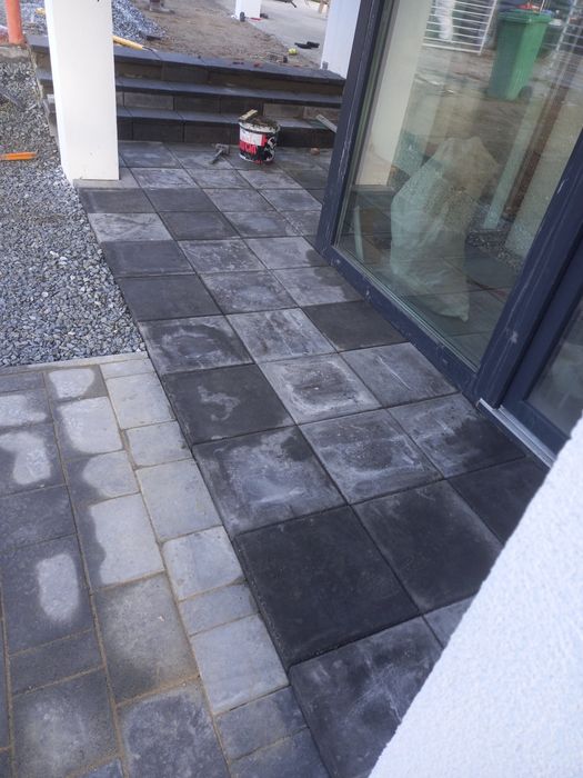 Executam lucrări de montaj pavaj