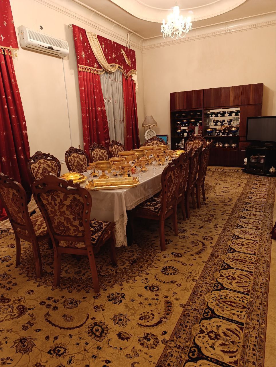 Orikzor masjid yonida