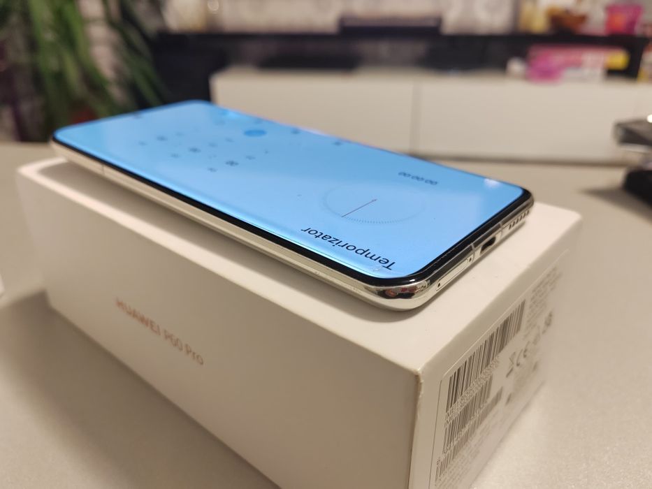Vând Huawei P60 pro impecabil