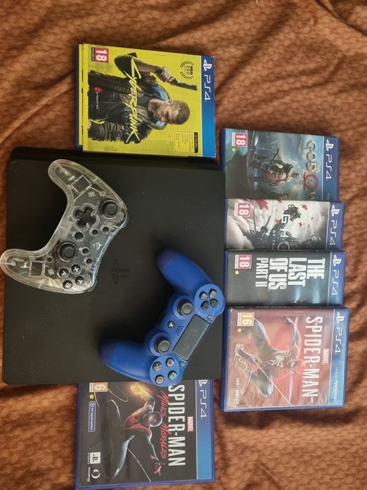 Vand ps4 slim + 6 jocuri + 2 controllere(se vand si separat)